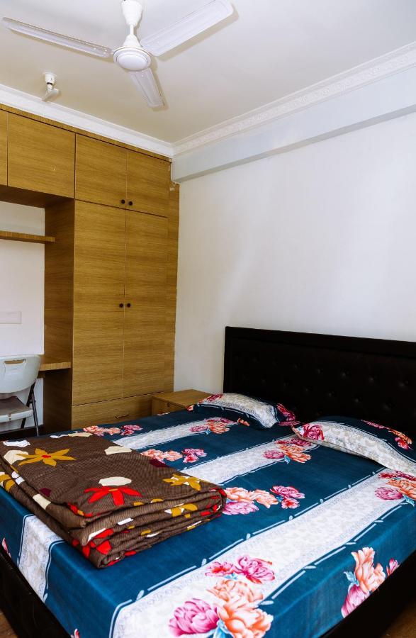 Rvr Home - Beautiful Rooms 벵갈루루 외부 사진